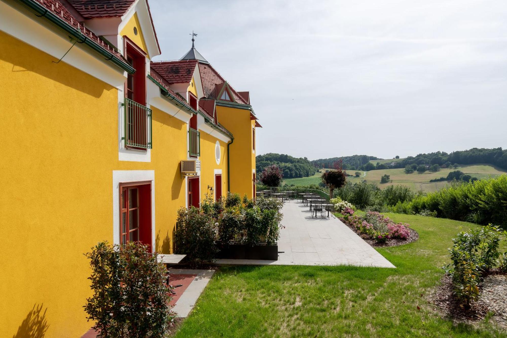 Hotel Roemerstein Fürstenfeld Exterior foto